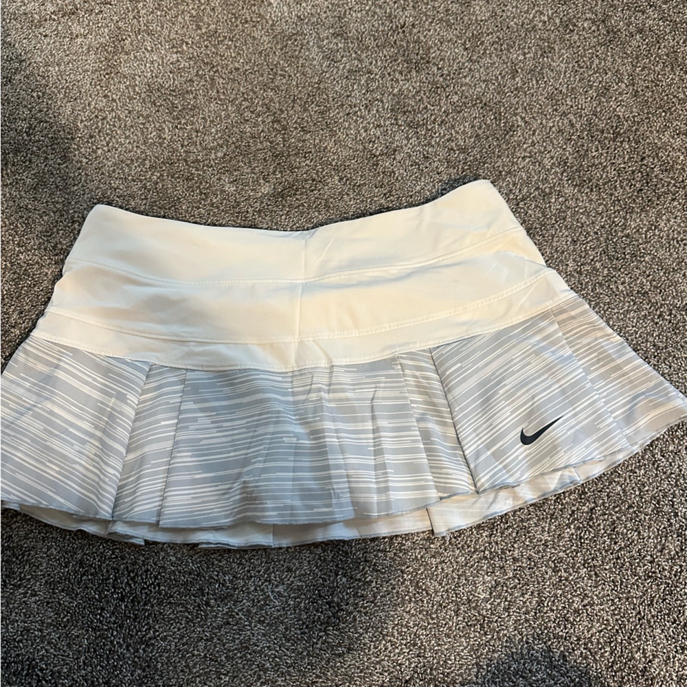 Nike White and Gray Skorts for Active Comfort